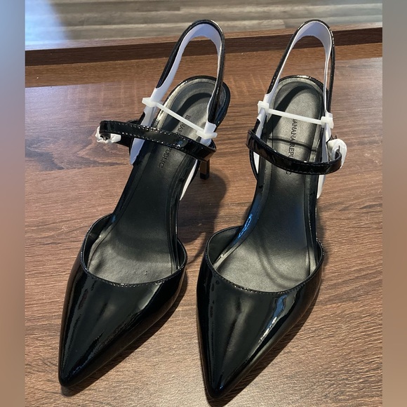 BANANA REPUBLIC Cross Halter Madis Black Patent 3-3/4” Slingback Heels Size 8.5 - Picture 2 of 9